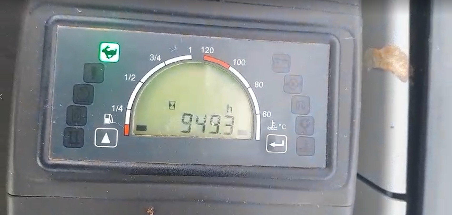 6 (4)