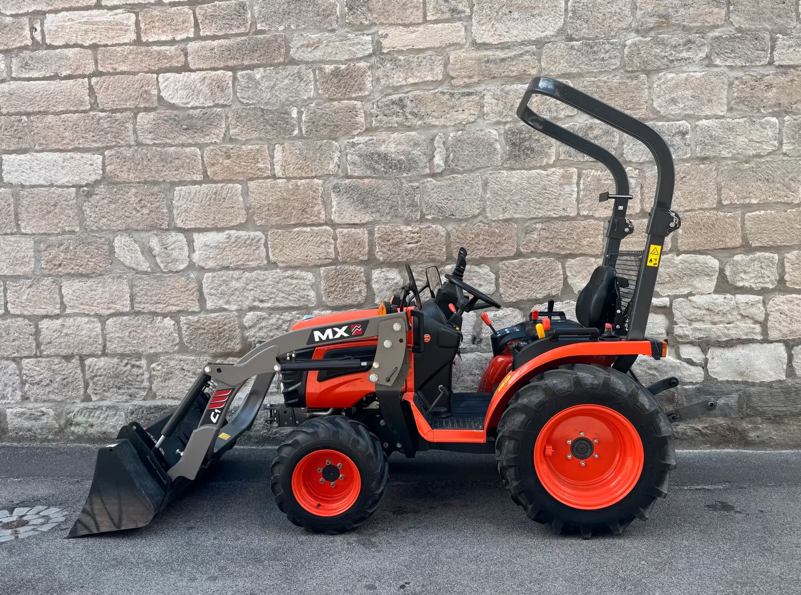 2022 Kubota B1-181 (2)